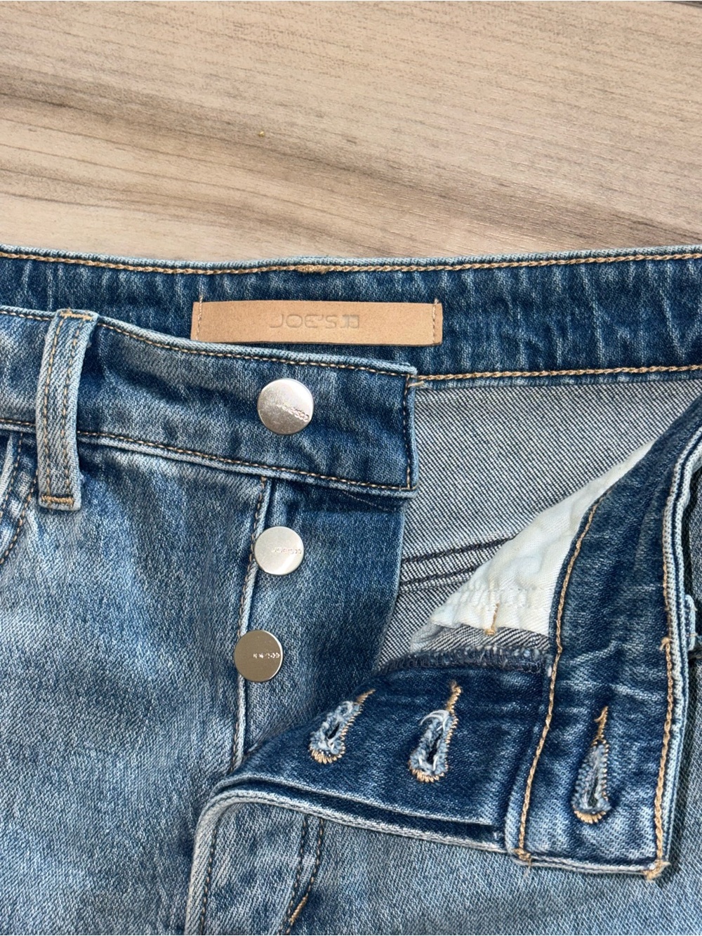 Joe’s Light Blue Denim Fray Hem Shorts — Excellent Condition — Size 23 - Picture 3 of 4